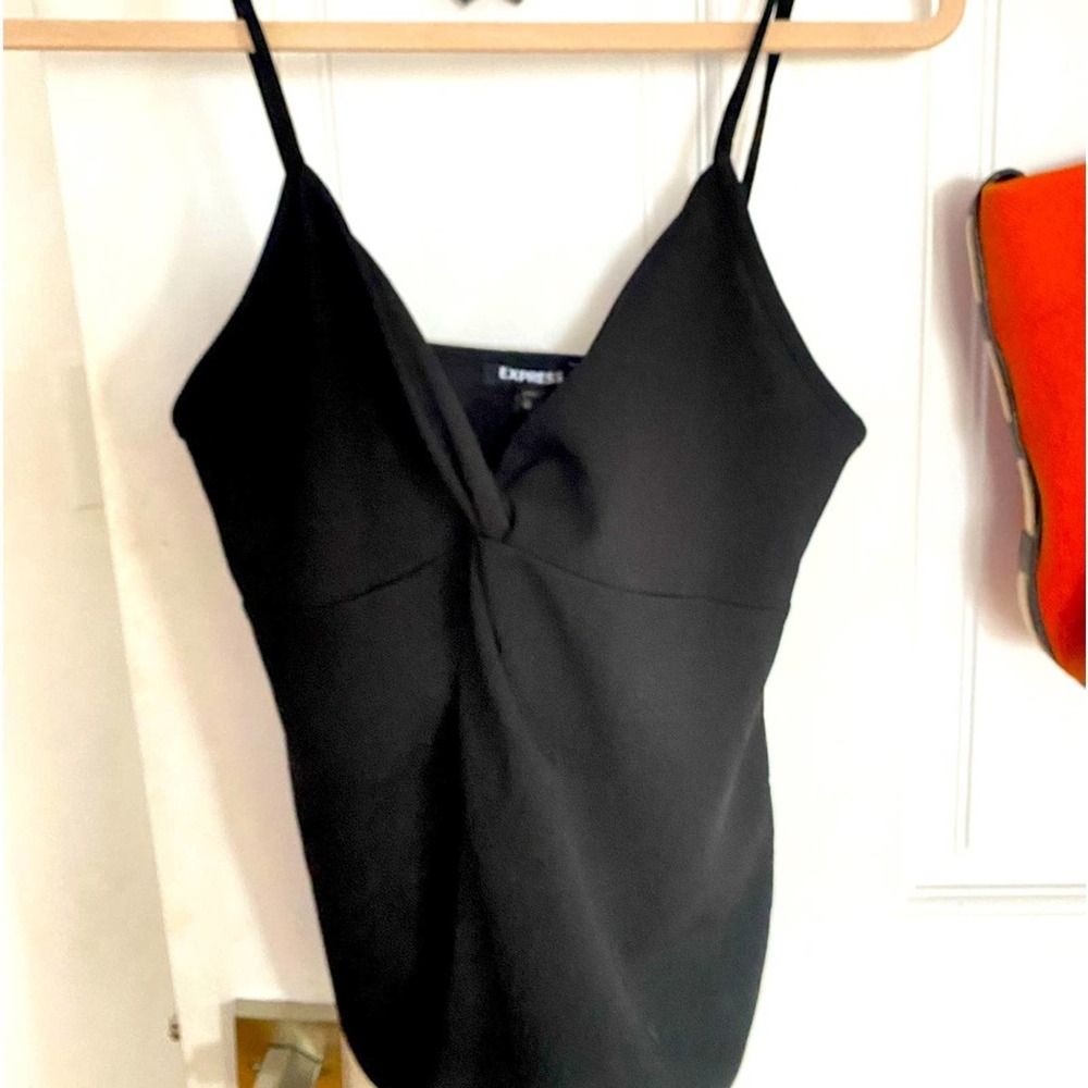 Front tied v-neck cut blouse NWT